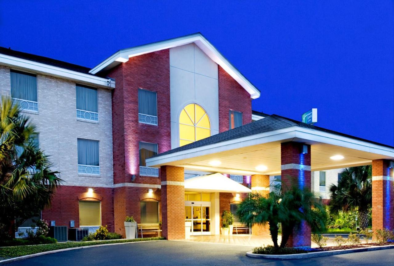 Holiday Inn Express Hotel And Suites Weslaco By Ihg Exterior photo